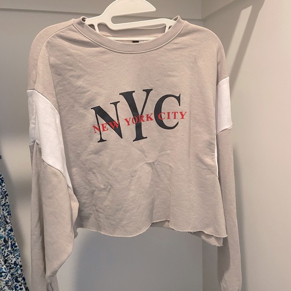 Cropped sweatshirt! - Picture 1 of 3